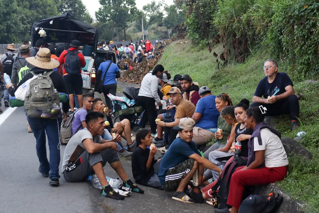 Caravana migrante sale pese a comentarios de Trump y Sheinbaum